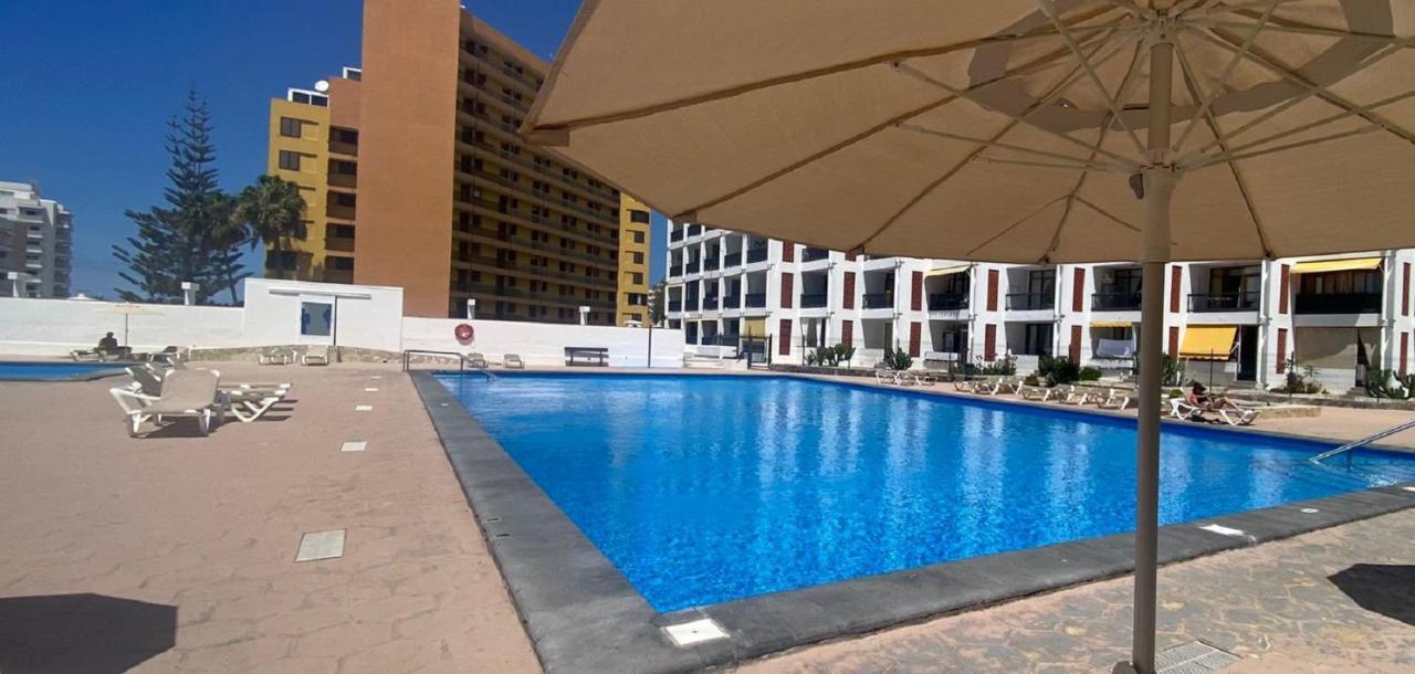 Beach And Pool In Playa De Las Americas 아파트 외부 사진